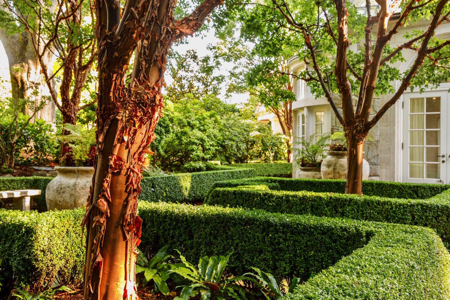 High end landscape construction by Fossil Landscape Construction in Vancouver BC featuring refined outdoor spaces, detailed craftsmanship and timeless design.