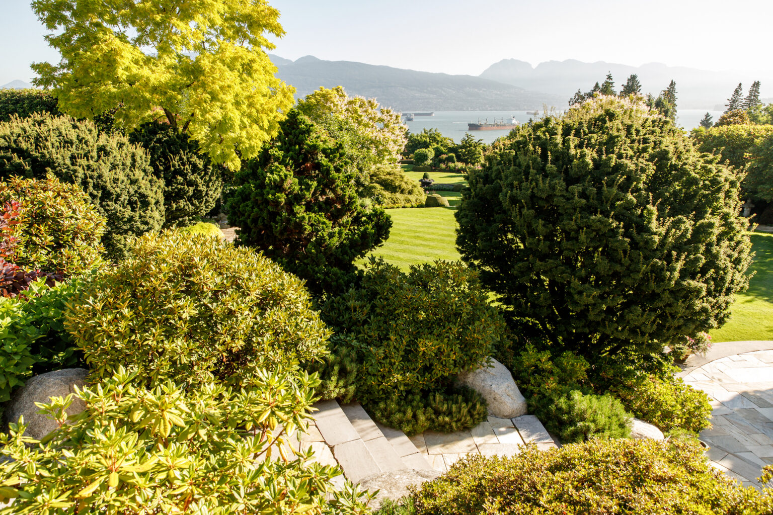 High end landscape construction by Fossil Landscape Construction in Vancouver BC featuring refined outdoor spaces, detailed craftsmanship and timeless design.