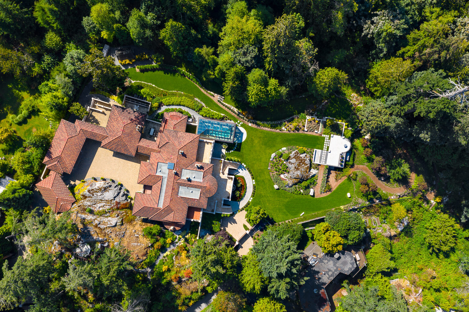 High end landscape construction by Fossil Landscape Construction in Vancouver BC featuring refined outdoor spaces, detailed craftsmanship and timeless design.