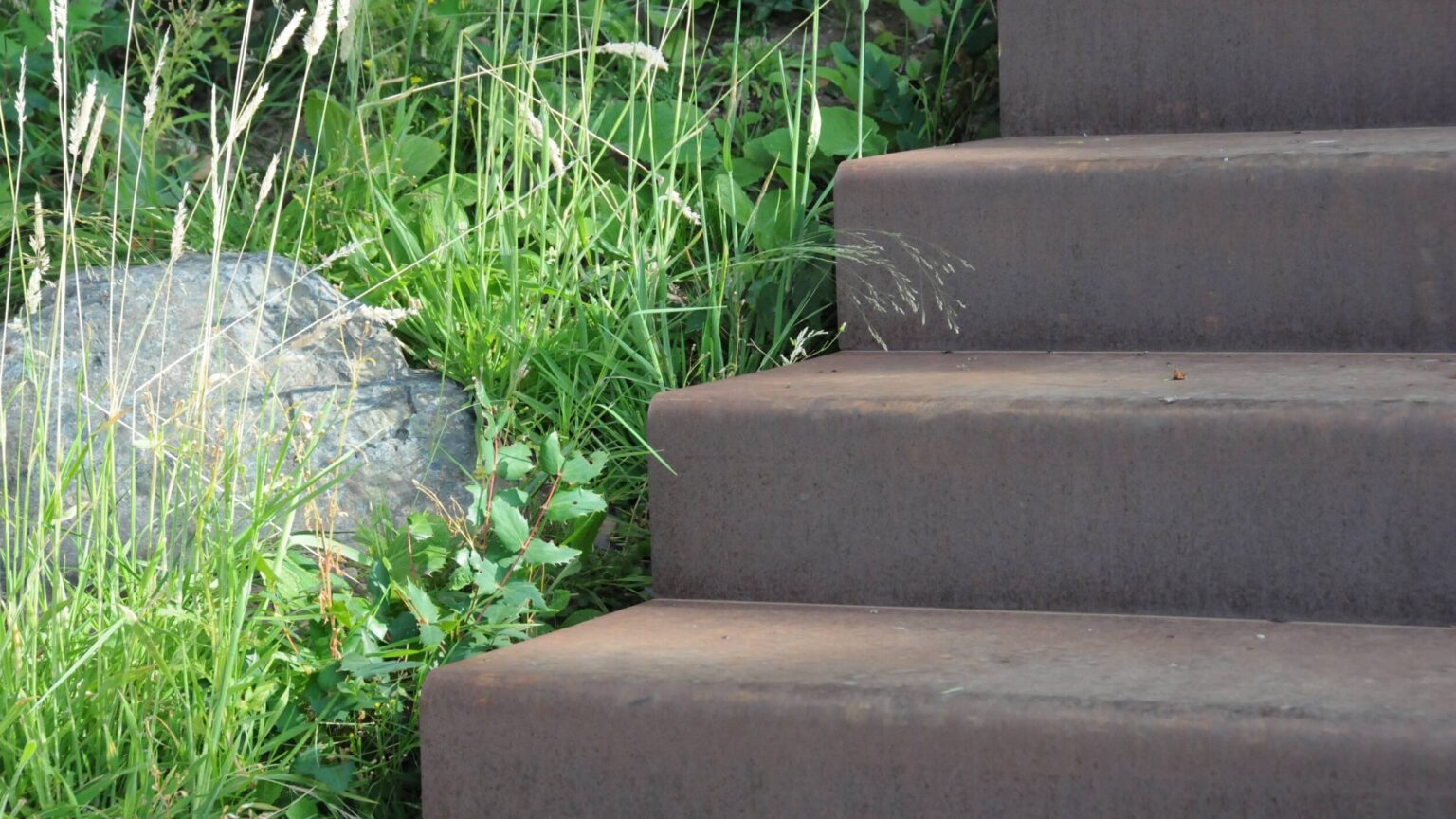 High end landscape construction by Fossil Landscape Construction in Vancouver BC featuring refined outdoor spaces, detailed craftsmanship and timeless design.