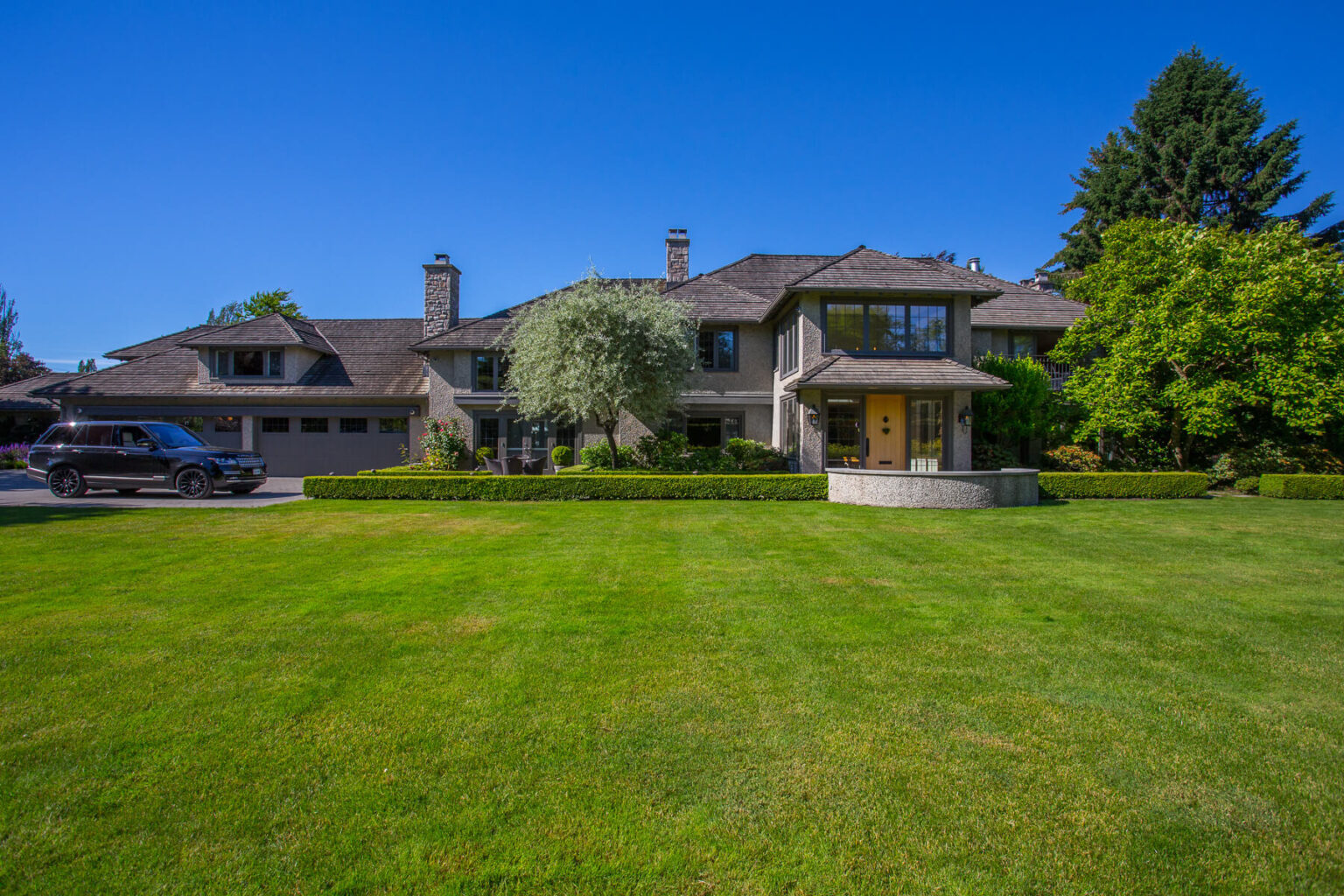 High end landscape construction by Fossil Landscape Construction in Vancouver BC featuring refined outdoor spaces, detailed craftsmanship and timeless design.