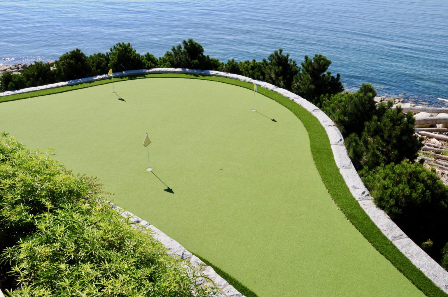 High end landscape construction by Fossil Landscape Construction in Vancouver BC featuring refined outdoor spaces, detailed craftsmanship and timeless design.